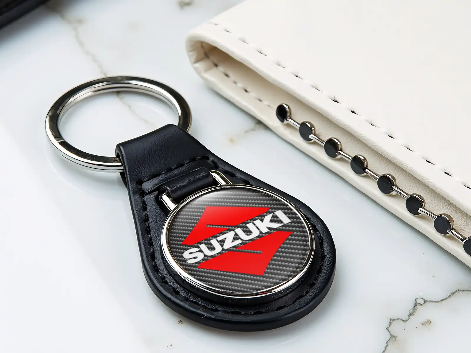 Suzuki Llavero Coche Cuero Chic Look Carrera